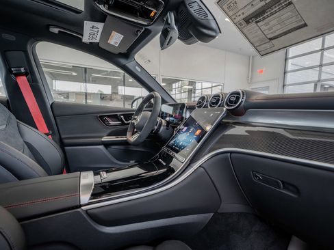 New 2026 Mercedes-Benz GLC 43 AMG 4MATIC image 17