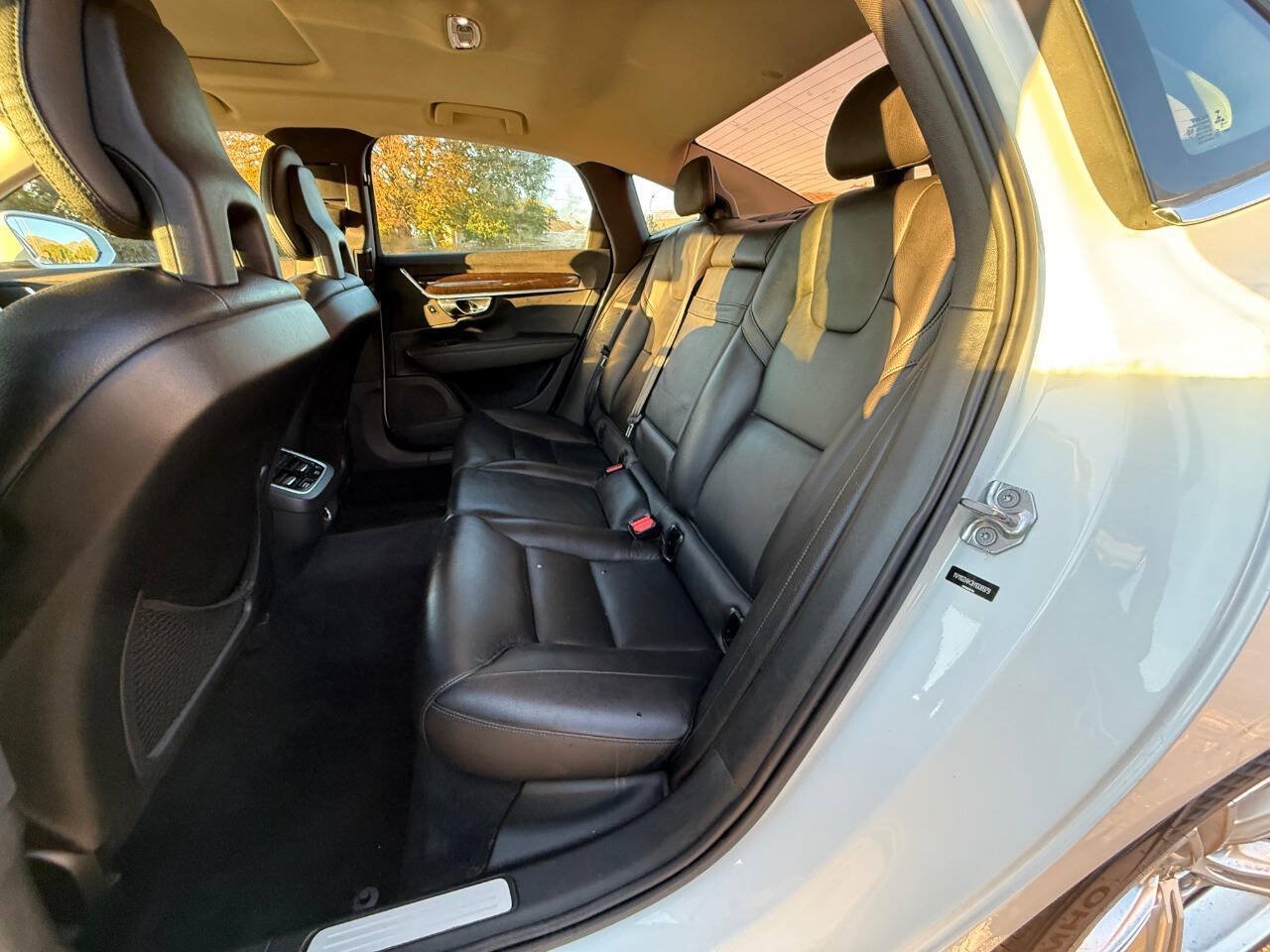 Used 2017 Volvo S90 T5 Momentum w/ Convenience Package FWD image 11