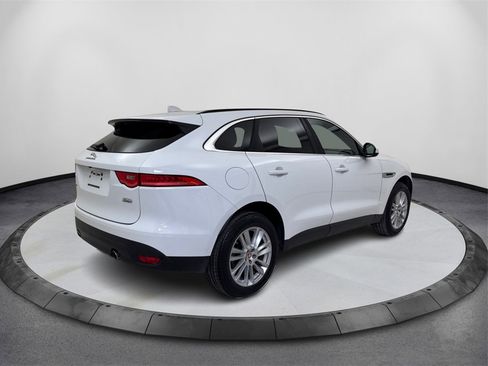 Used 2018 Jaguar F-PACE Prestige image 5