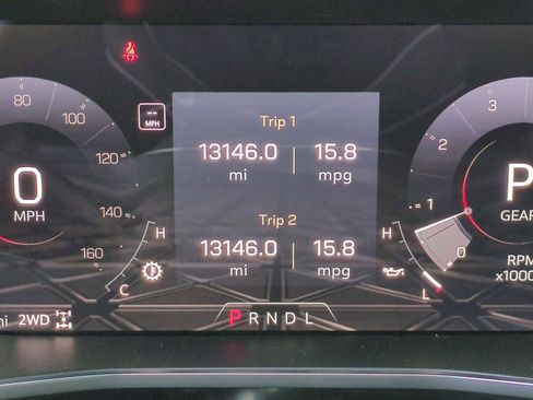 Used 2024 GMC Canyon AT4 w/ Technology Package image 17