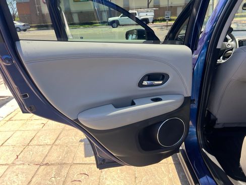 Used 2017 Honda HR-V EX-L image 26