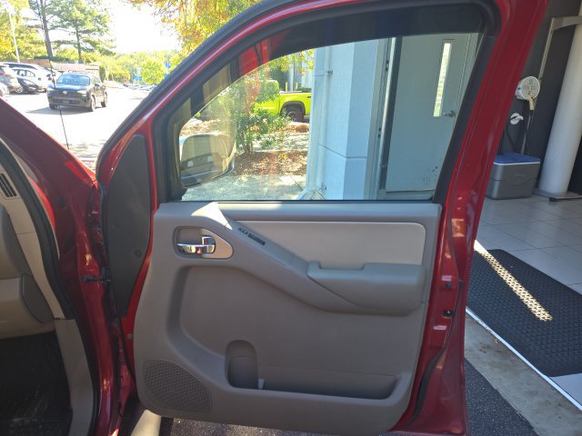 Used 2011 Nissan Frontier SL AWD/4WD image 20