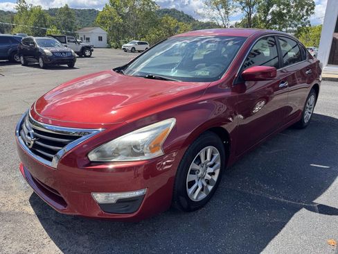 Used 2014 Nissan Altima 2.5 S image 1
