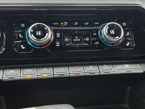 Used 2022 GMC Sierra 1500 AT4 w/ AT4 Premium Package image 27