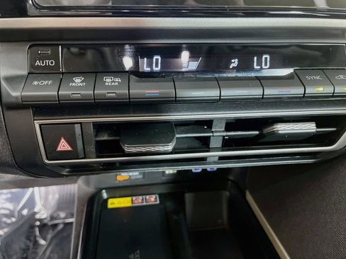 Used 2025 Toyota Camry LE w/ Convenience Package FWD image 22