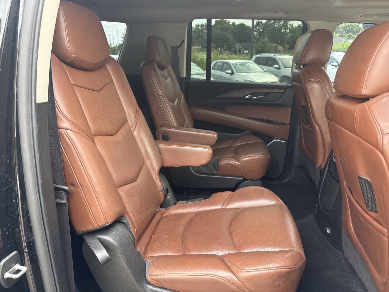 Used 2017 Cadillac Escalade ESV Luxury RWD image 20