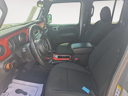 Used 2018 Jeep Wrangler Unlimited Sport S AWD/4WD image 9