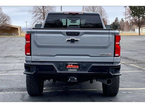 Used 2025 Chevrolet Silverado 2500 ZR2 w/ Technology Package image 4