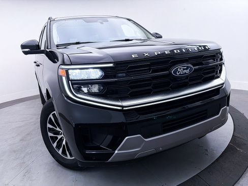 Used 2025 Ford Expedition Max Platinum image 16