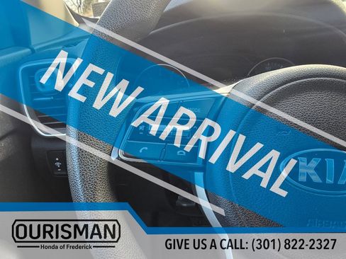 Used 2020 Kia Sportage LX image 14