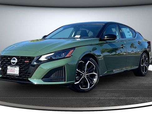 New 2026 Nissan Altima 2.5 SR FWD image 2