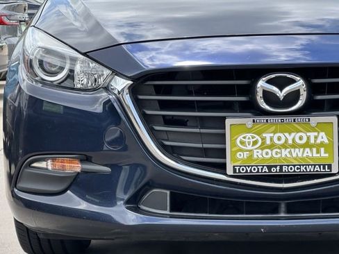 Used 2018 MAZDA MAZDA3 Touring FWD image 8