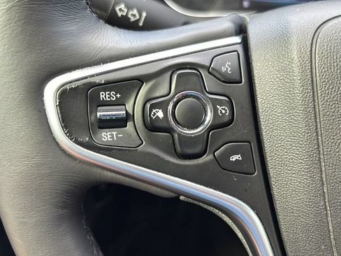 Used 2017 Buick Regal Sport Touring FWD image 18