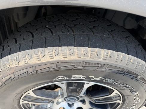 Used 2023 Nissan Titan SV w/ SV Convenience Package RWD image 7