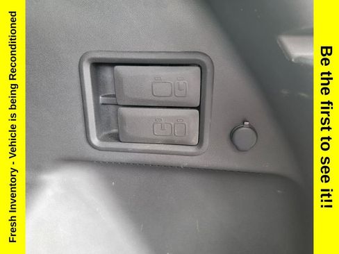Used 2022 Chevrolet Equinox LT AWD/4WD image 34