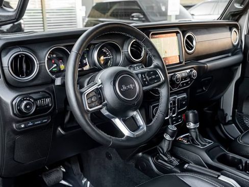 Used 2021 Jeep Wrangler Unlimited Sahara w/ Cold Weather Group AWD/4WD image 18