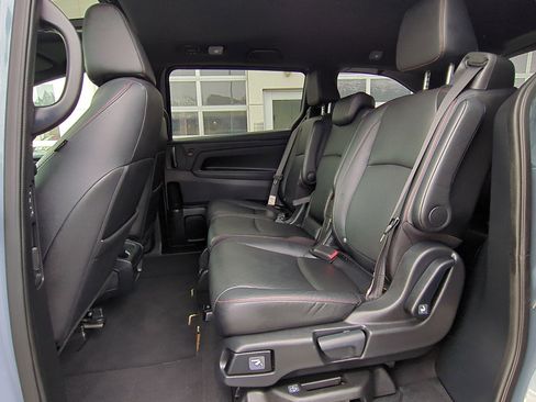 Used 2023 Honda Odyssey Sport image 30