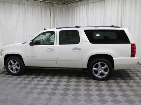Used 2011 Chevrolet Suburban LTZ image 32