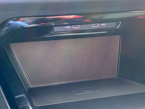 Used 2023 Volkswagen Golf R image 29