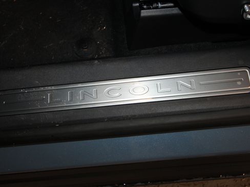 New 2026 Lincoln Nautilus Reserve w/ Jet Appearance Package image 6