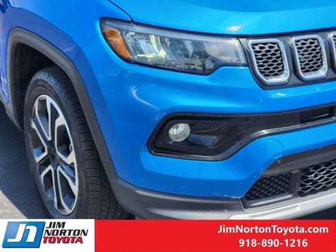 Used 2024 Jeep Compass Limited AWD/4WD image 9