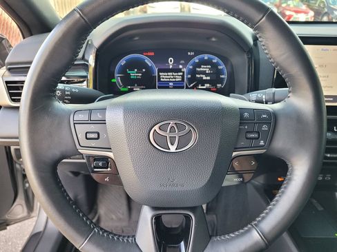 Used 2025 Toyota Camry XSE FWD image 16