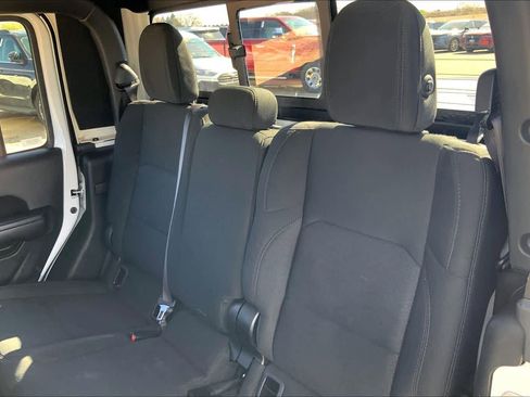 Used 2020 Jeep Gladiator Sport w/ Quick Order Package 24S image 21