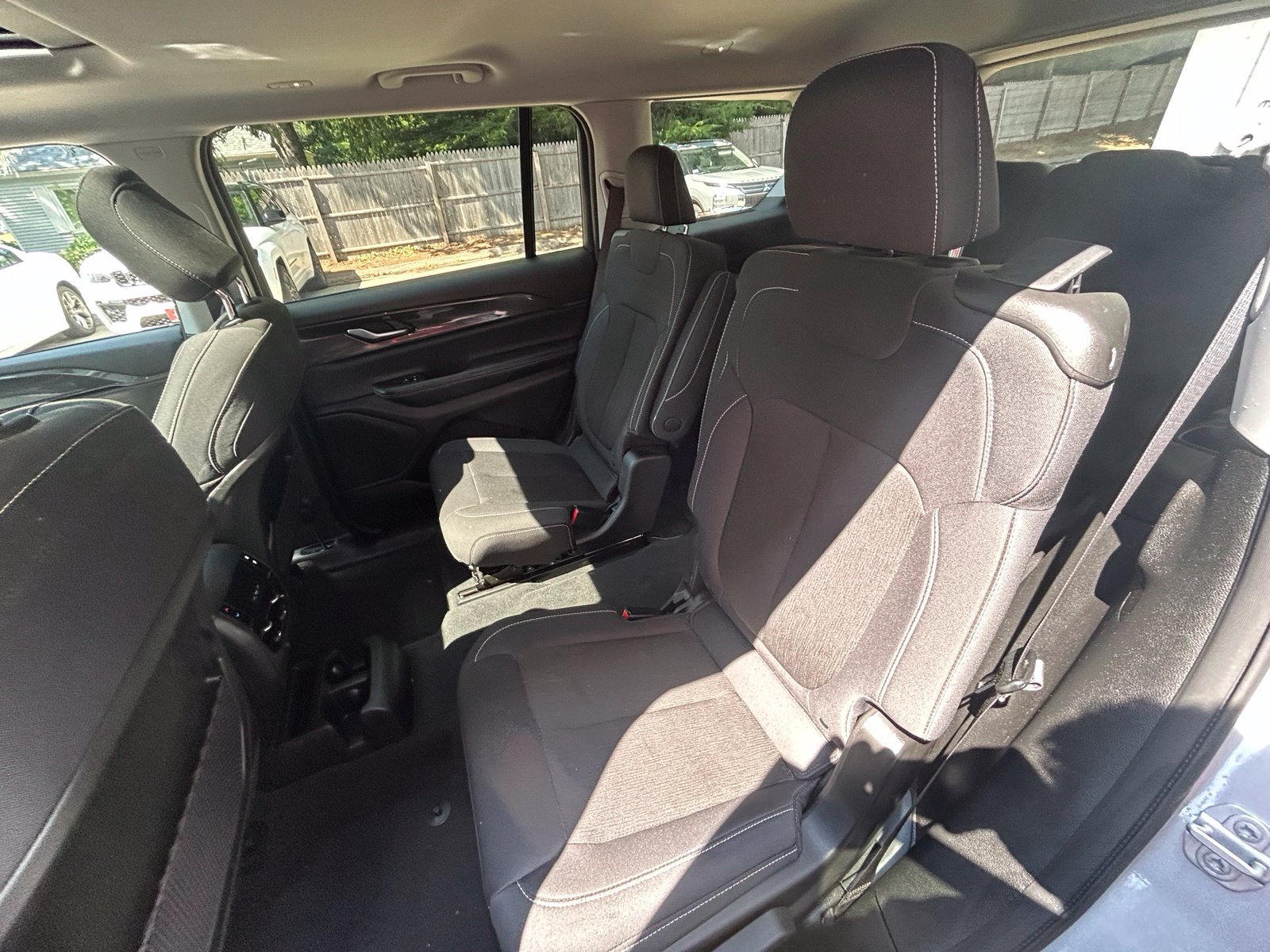 Used 2023 Jeep Grand Cherokee L Laredo AWD/4WD image 10