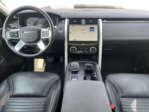 Used 2024 Land Rover Discovery S AWD/4WD image 17