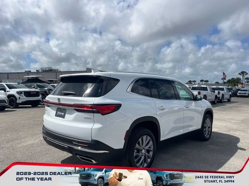 New 2026 Buick Enclave Preferred image 7