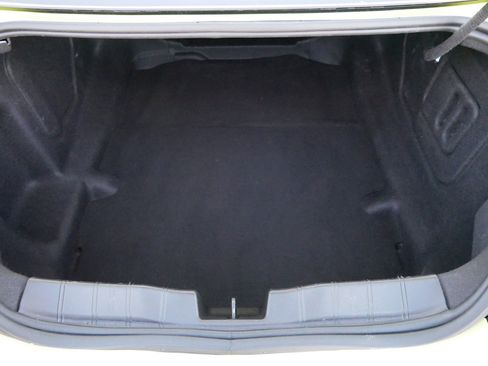 Used 2021 Chevrolet Camaro LT w/ Technology Package image 18