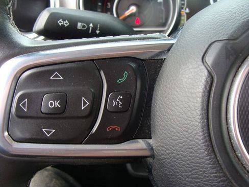 Used 2020 Jeep Wrangler Unlimited Sahara w/ Uconnect 4C Nav & Sound Group image 8