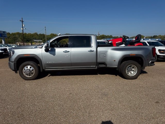 Used 2024 GMC Sierra 3500 Denali w/ Denali Reserve Package AWD/4WD image 6
