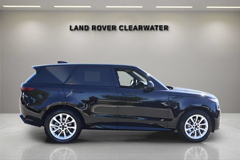 New 2026 Land Rover Range Rover Sport Dynamic SE AWD/4WD image 6