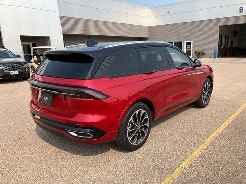 Used 2025 Lincoln Nautilus Reserve AWD/4WD image 8