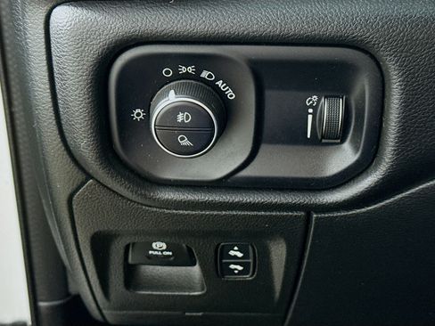Used 2023 RAM 1500 Big Horn AWD/4WD image 12