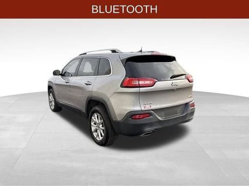 Used 2018 Jeep Cherokee Latitude w/ Cold Weather Group image 5