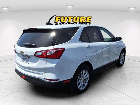 Used 2019 Chevrolet Equinox LS FWD image 3