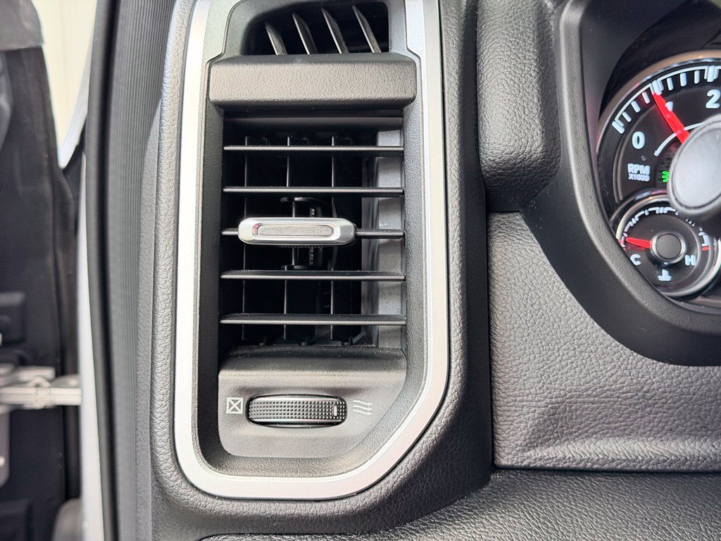 Used 2019 RAM 1500 Big Horn AWD/4WD image 38