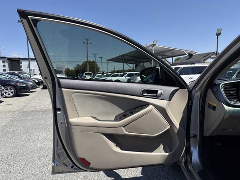 Used 2015 Kia Optima LX FWD image 6
