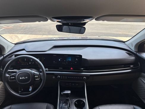 Used 2026 Kia Carnival FWD image 31