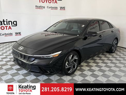 Used 2025 Hyundai Elantra Limited image 9