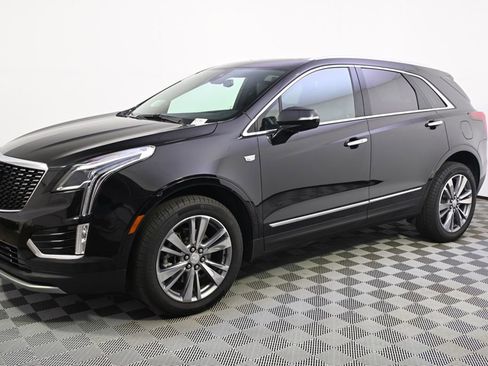 Certified 2025 Cadillac XT5 Premium Luxury image 2