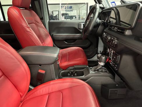 Used 2024 Jeep Wrangler Unlimited Rubicon 392 AWD/4WD image 22
