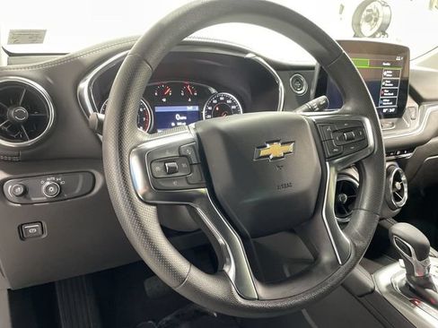 Used 2025 Chevrolet Blazer LT FWD image 5
