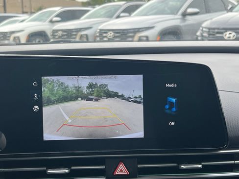 Used 2025 Hyundai Elantra SEL FWD image 32