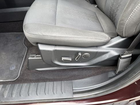 Used 2018 Ford F150 XLT w/ Equipment Group 302A Luxury AWD/4WD image 15