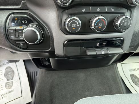Used 2024 RAM 1500 Big Horn AWD/4WD image 23
