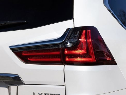 Used 2020 Lexus LX 570 4WD w/ Luxury Package image 55