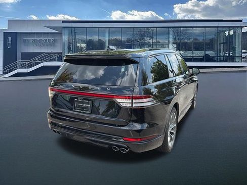 New 2026 Lincoln Aviator 2WD w/ Jet Appearance Package image 8
